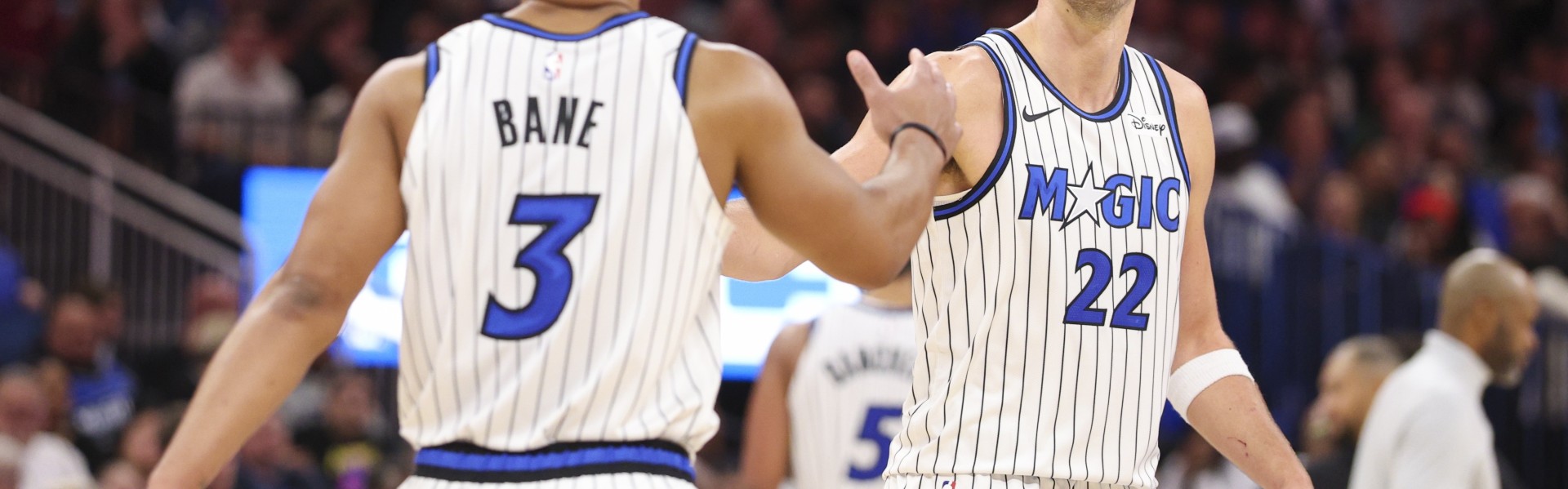 狗子28h5-NBA彩经：火箭击退雷霆 勇士难胜尼克斯 湖人轻取黄蜂